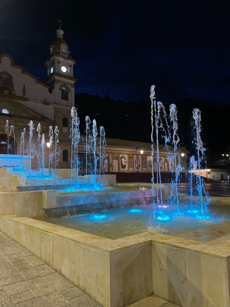 Fuente luminosa parque Choachí Cundinamarca