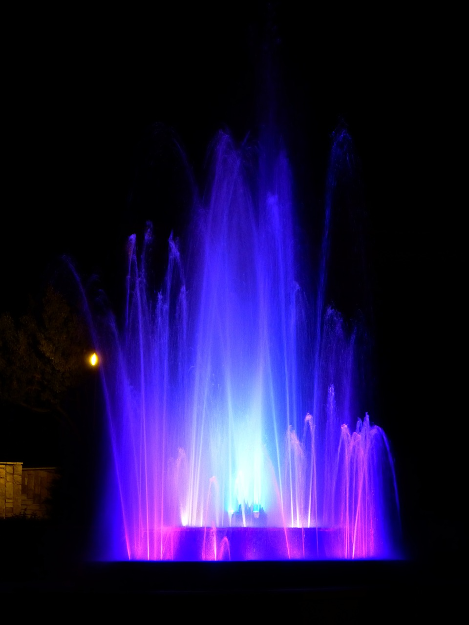 Fuentes de agua para lagos y cuerpos de agua.