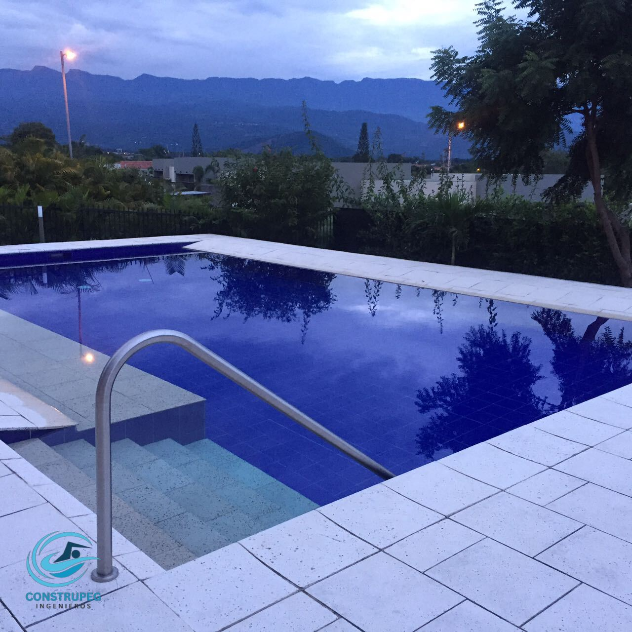 Piscinas con jacuzzi