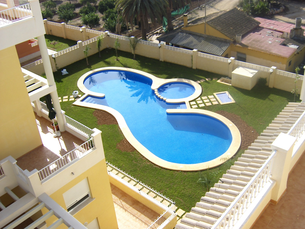 Piscinas en forma de riñón y/o similares, con los mejores acabados, sin perder el simbolismo ni geometría de la piscina